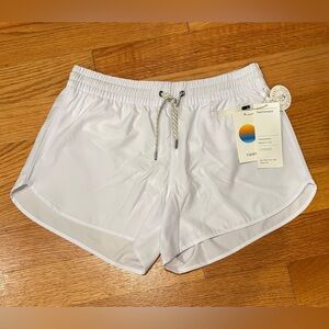 White Vuori Clementine 2.0 Shorts 4” size Large